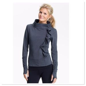 Karma San suu jacket size medium activewear